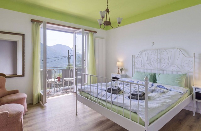 Lovely apartment for 8 guests with WIFI, patio, pets allowed and panoramic view