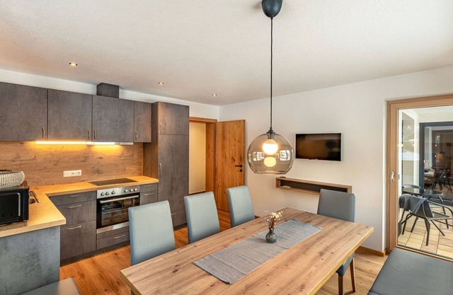 Lovely apartment for 8 people with WIFI, TV and balcony