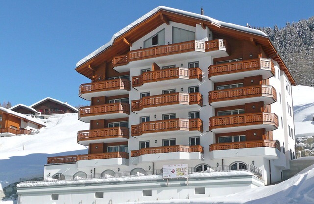 Lovely apartment for 4 guests with WIFI, hot tub, TV and balcony