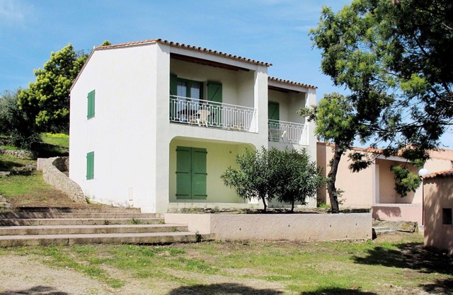 Lovely apartment for 2 people with WIFI, TV, terrace and parking