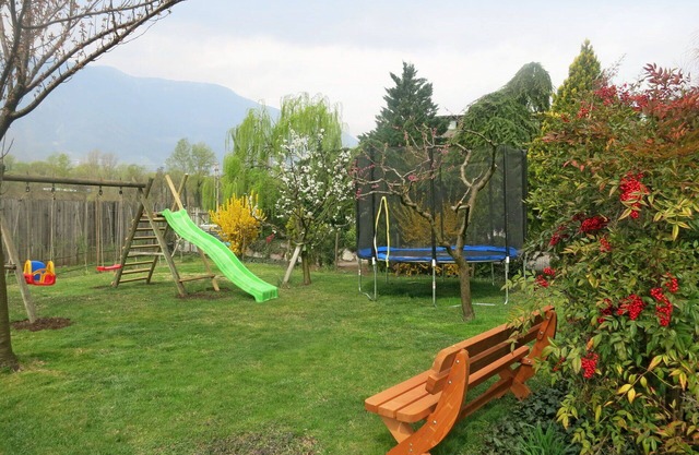 Lovely apartment for 3 guests with WIFI, A/C, pool, TV, balcony, pets allowed and parking