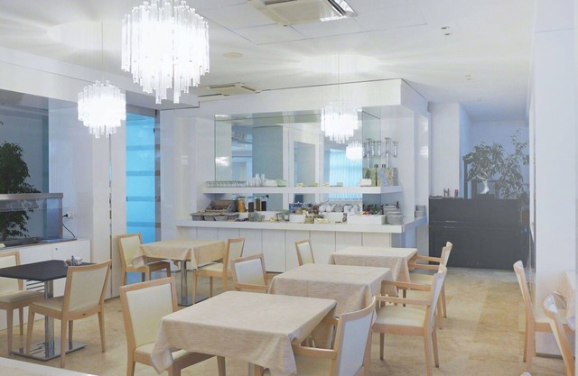 Lovely apartment for 5 guests with WIFI, A/C, pool, TV, patio, pets allowed and parking