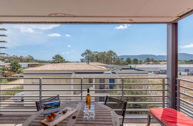 Lovely apartment for 6 guests with A/C, WIFI, TV, terrace and parking