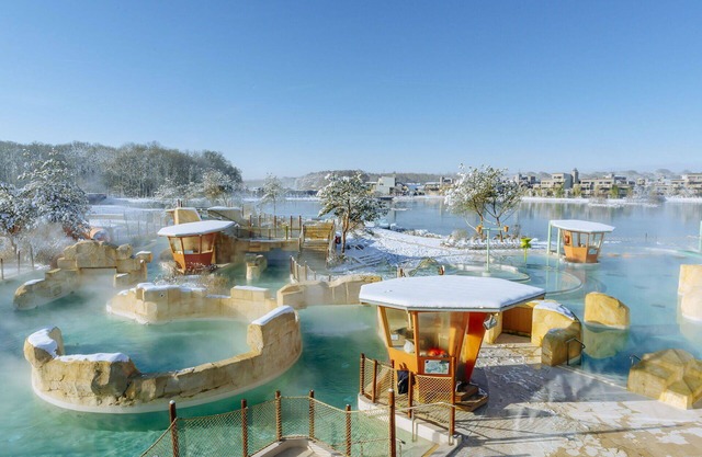 Lovely apartment in villa for 8 people with hot tub, WIFI, pool, TV, terrace and parking
