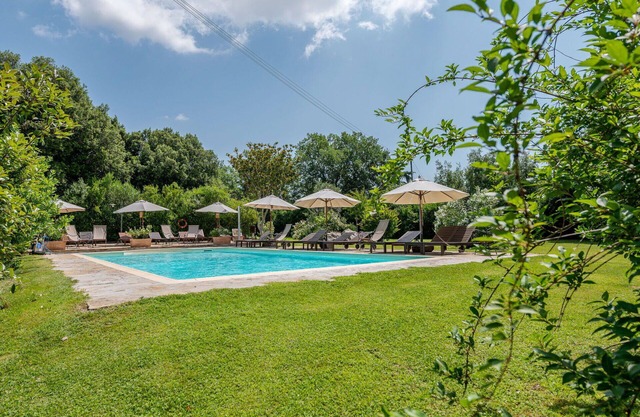 Lovely apartment in villa for 2 guests with pool, A/C, WIFI, TV, patio and pets allowed