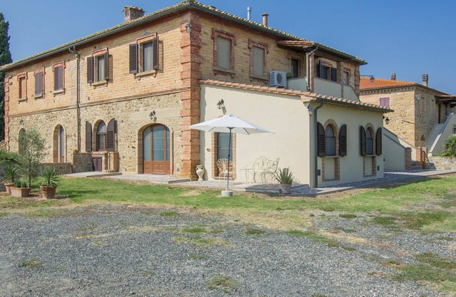 Lovely apartment in villa for 7 people with A/C, WIFI, terrace, pets allowed and parking