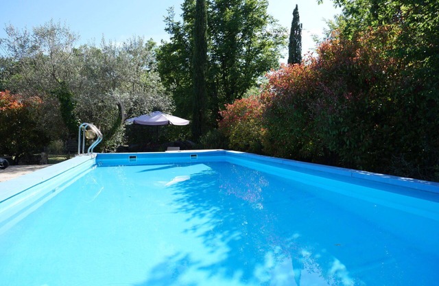 Lovely apartment in villa for 4 people with pool, terrace, pets allowed and parking