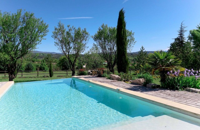 Lovely apartment in villa for 8 guests with WIFI, pool, TV, patio and pets allowed