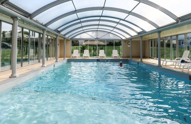 Lovely apartment in villa for 6 people with WIFI, pool, TV, terrace, pets allowed and parking