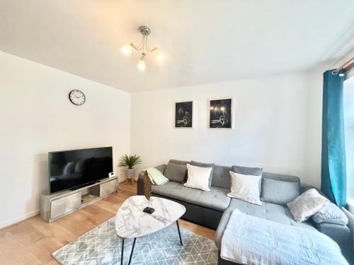 Lovely Ashford home with en-suite and spacious driveway
