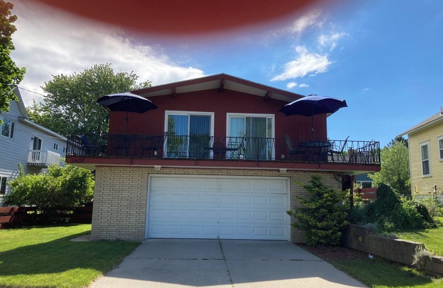 Lovely Beach Cottage With View Of you Channel, Park, & Lighthouse.