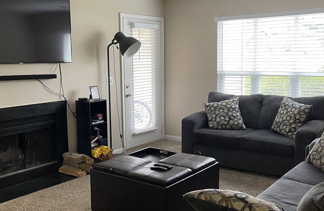 Lovely City of Medicine 1 Bedroom - 12 minutes to UNC Chapel Hill