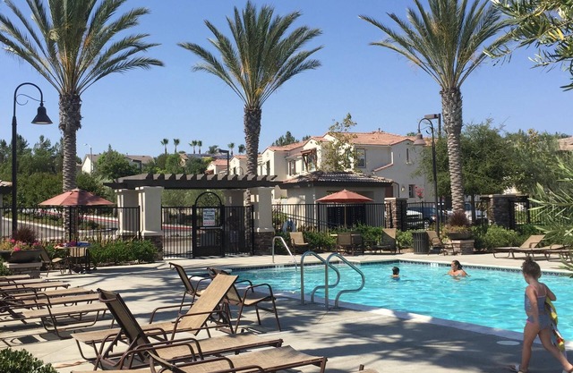 Lovely Condo in Heart of Temecula (minimum 31 days)