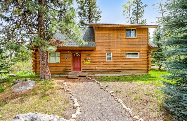 Lovely, family-friendly home w/firepit & gas grill - close to Bear Basin