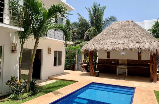 Lovely ground floor condo with pool and roof in Punta Sur