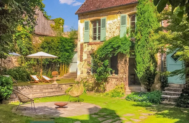 Lovely home in Villeneuve-sur-Yonne