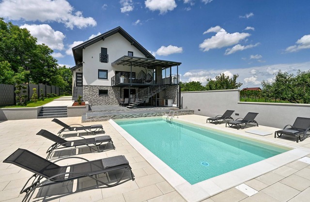 Lovely home in Vinogradi Ludbreski