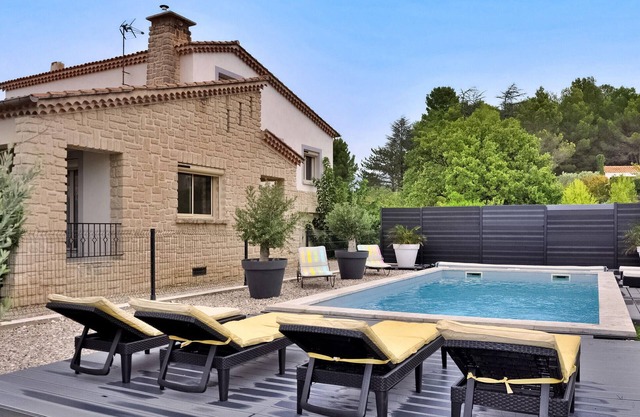 Lovely home in Beaumes De Venise