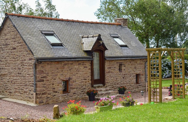 Lovely home in Pléhédel with WiFi