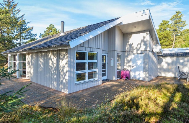 Lovely home in Rømø with kitchen