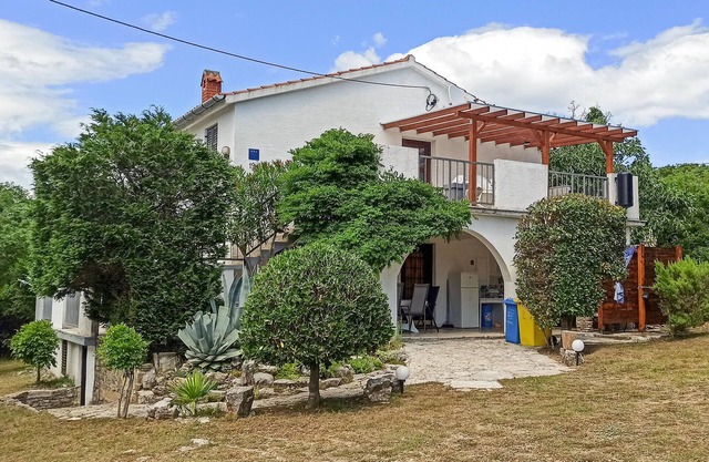 Lovely home in Trgetari with WiFi