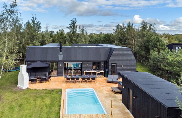Lovely home in Væggerløse with sauna