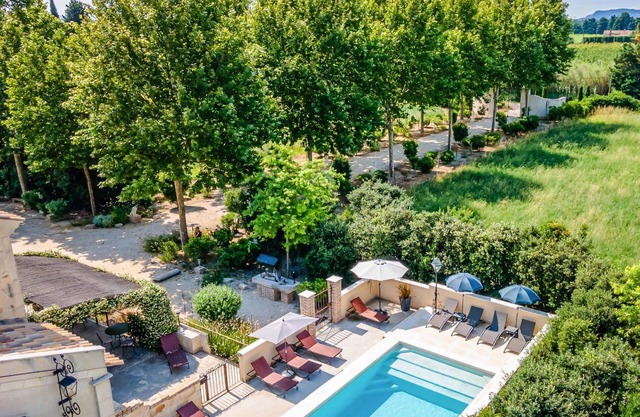 Lovely home in Vallabregues