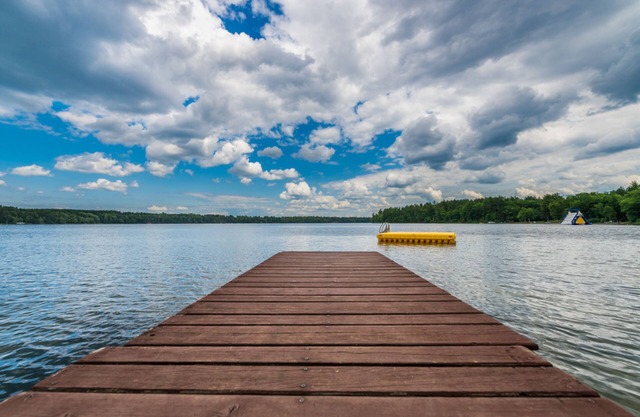 Lovely lakefront gem with private dock, large deck, & free WiFi - dog-friendly