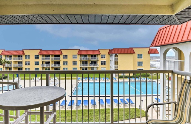 Lovely New Smyrna Beach Condo on the Beach!