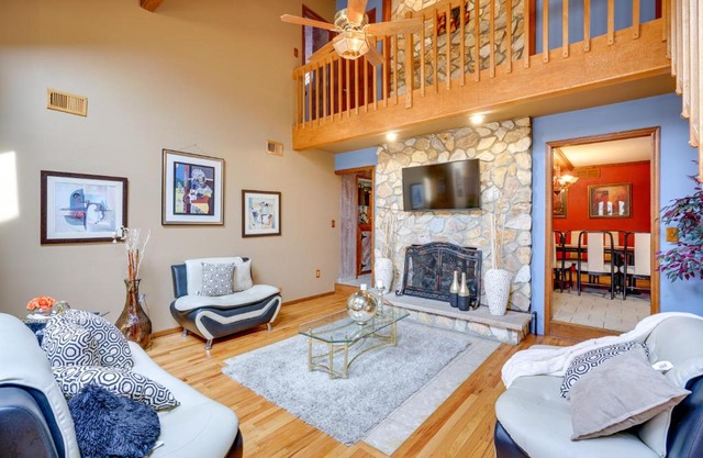 Lovely Ocean Gate Home Less Than 1 Mi to Beach!