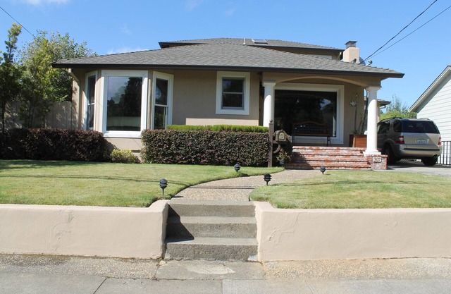 Lovely, Quiet & Cozy 6 Bedroom House