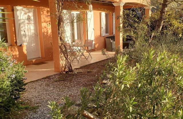 Lovely, quiet gîte in the hills of Provence