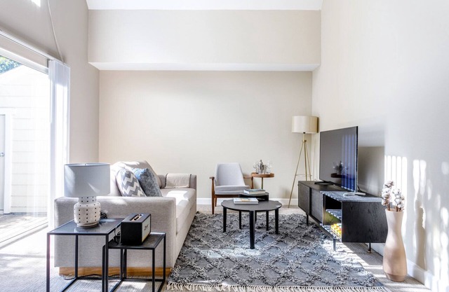 Lovely Santa Clara 2BR w/Pool + Spa, near Park, Shopping, by Blueground