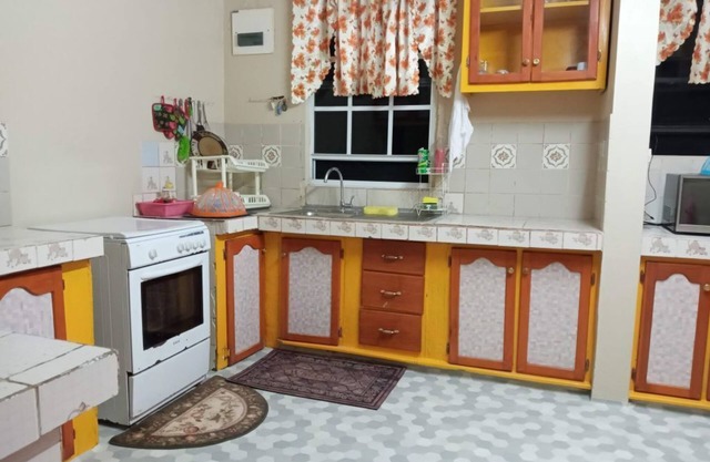 Lovely, spacious apartment in quiet neighborhood.