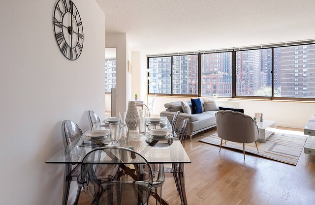 Lovely UES Luxury 2 Bed w/Gym, Pool,Laundry #6160