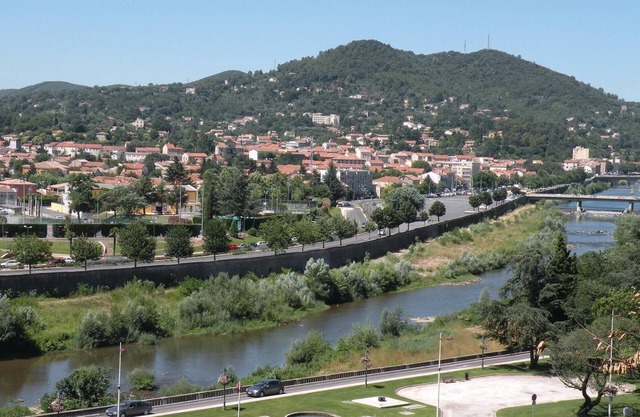 Lovely villa with private pool and large fenced plot.