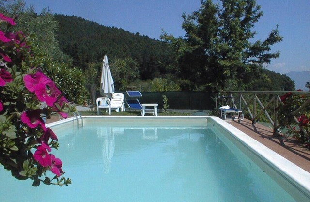 Lovely villa with panoramic pool & gardens between Lucca & Pisa