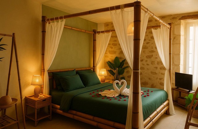 LoveRoom in Bali, relaxing and romantic. Close to castles