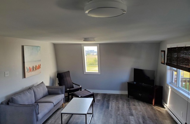 Lovers Loft, ocean view and beach access