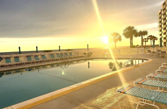 LOW FALL RATES! 1st FL MOONSPINNER 110 OCEANVIEW-POOL WALKOUT🩵 PARK BY DOOR!
