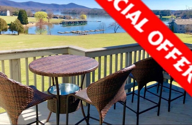 LOW OFF-SEASON RATE☀️🌼🌸🌺BERNARDS LANDING RESORT☀️🌼🌸🌺SMITH MOUNTAIN LAKE