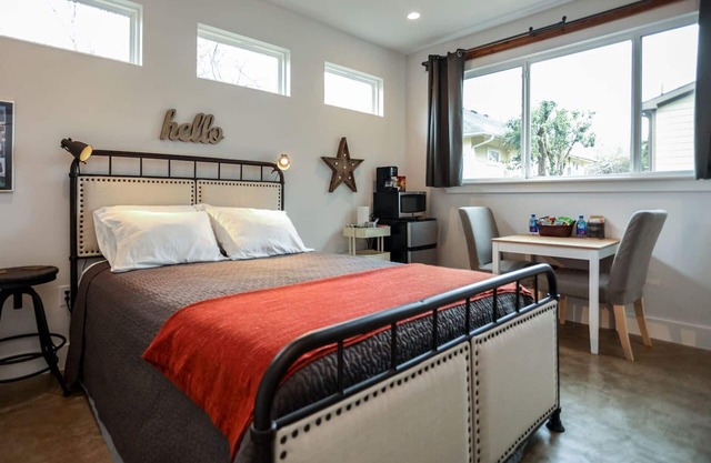 Lower Flat- New, Comfortable, Luxury Room near UT, Downtown & Bars&Restaurants