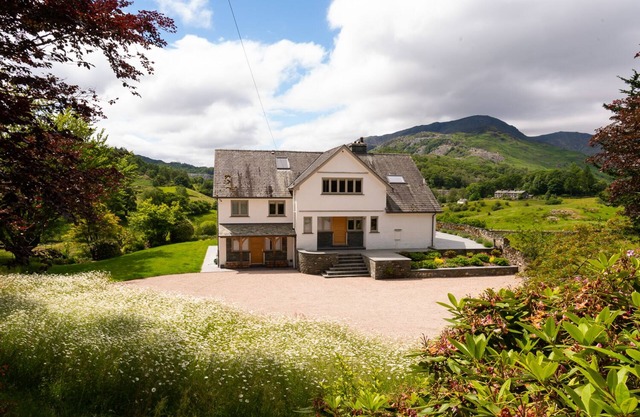 Lowfield House - Five Bedroom House, Sleeps 10