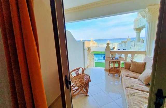Lucky Palace Dahab , Beach Front Chalets with a beautiful pool - Pet Friendly