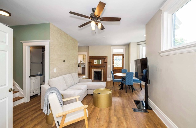 Ludlow Lodge w/City Views