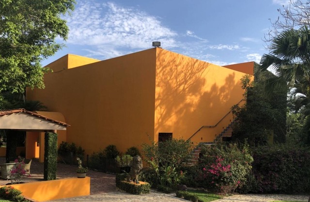 Lujosa Villa rodeada de coníferas ideal para eventos o renta familiar