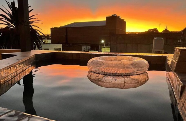 LUMINOSO piso con jacuzzi