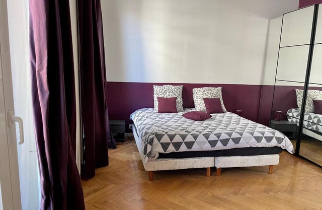 Luminous Apartment golden quarter