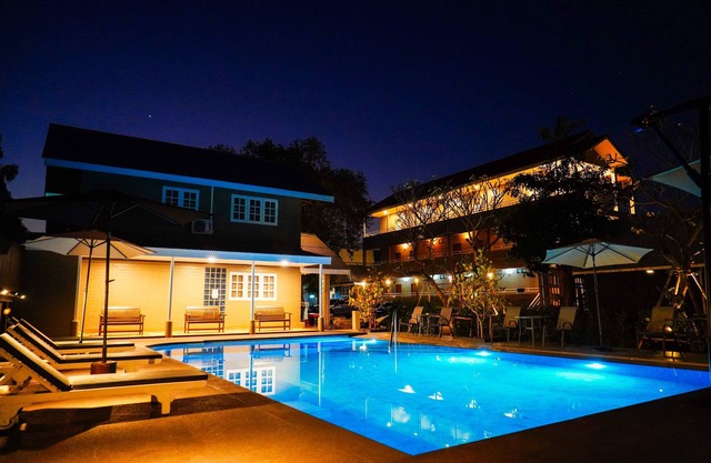 Luna Hut Resort Hua Hin