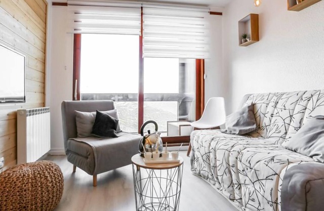 Lunik Orion by Interhome